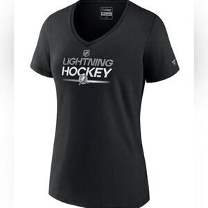 NWT Fanatics Women’s NHL Tampa Bay Lightning V Neck Short Sleeve Tee Shirt - XL